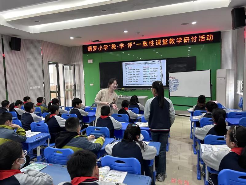 宋露露.jpg 宋露露.jpg