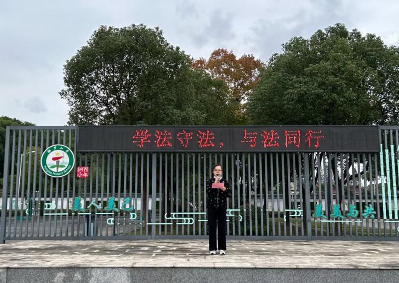 b94b8f2c-3387-4332-8233-832d8303baf1.jpg b94b8f2c-3387-4332-8233-832d8303baf1.jpg