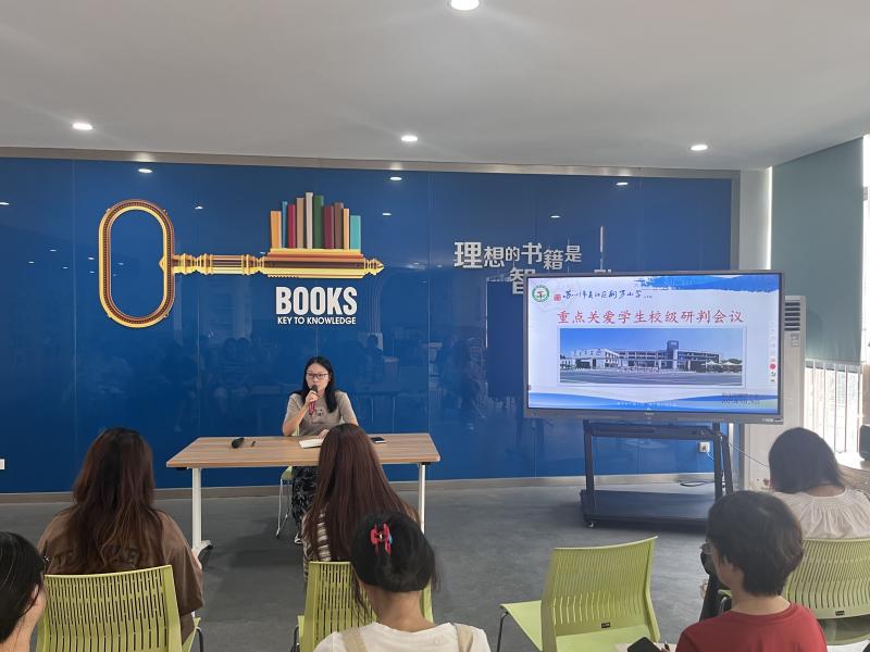 周静.jpg 周静.jpg