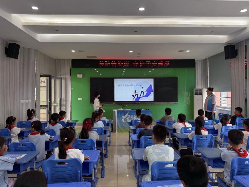 6f8c8c3d-dda8-451f-b5fb-facf1ecae08d.jpg